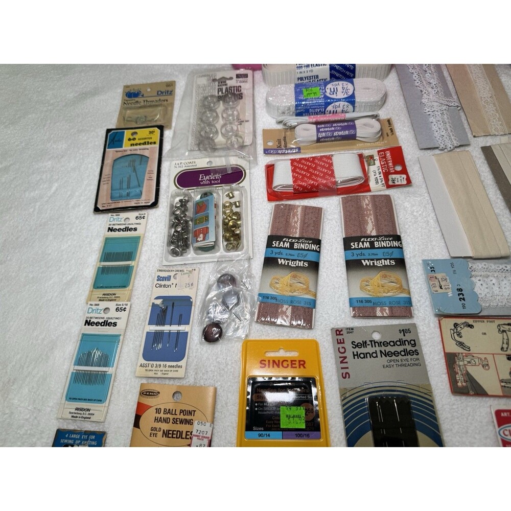 Huge Vintage Sewing Notions Lot Kit Case Singer Assorted Needles & Thread - Picture 8 of 14